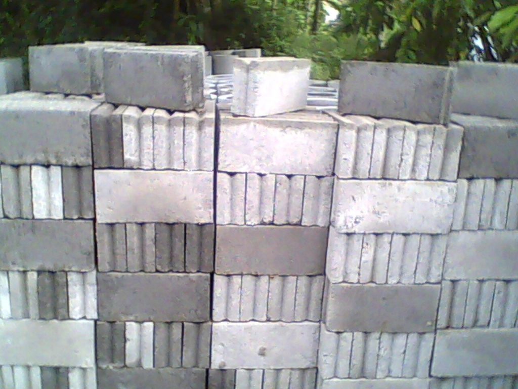 Kami Perusahaan OtoPro Perusahaan industri pabrik bahan bangunan siap pakai seperti batako press, conblock, kanstin, grass block, dsb.